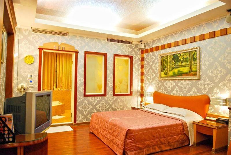 Holland Village Motel Tainan Eksteriør billede