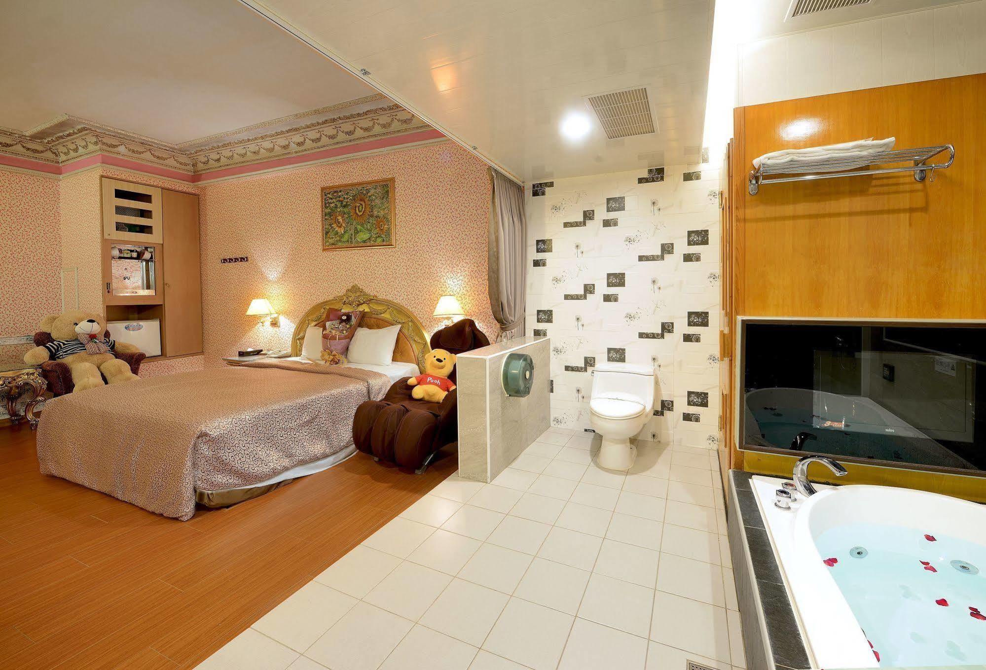 Holland Village Motel Tainan Eksteriør billede