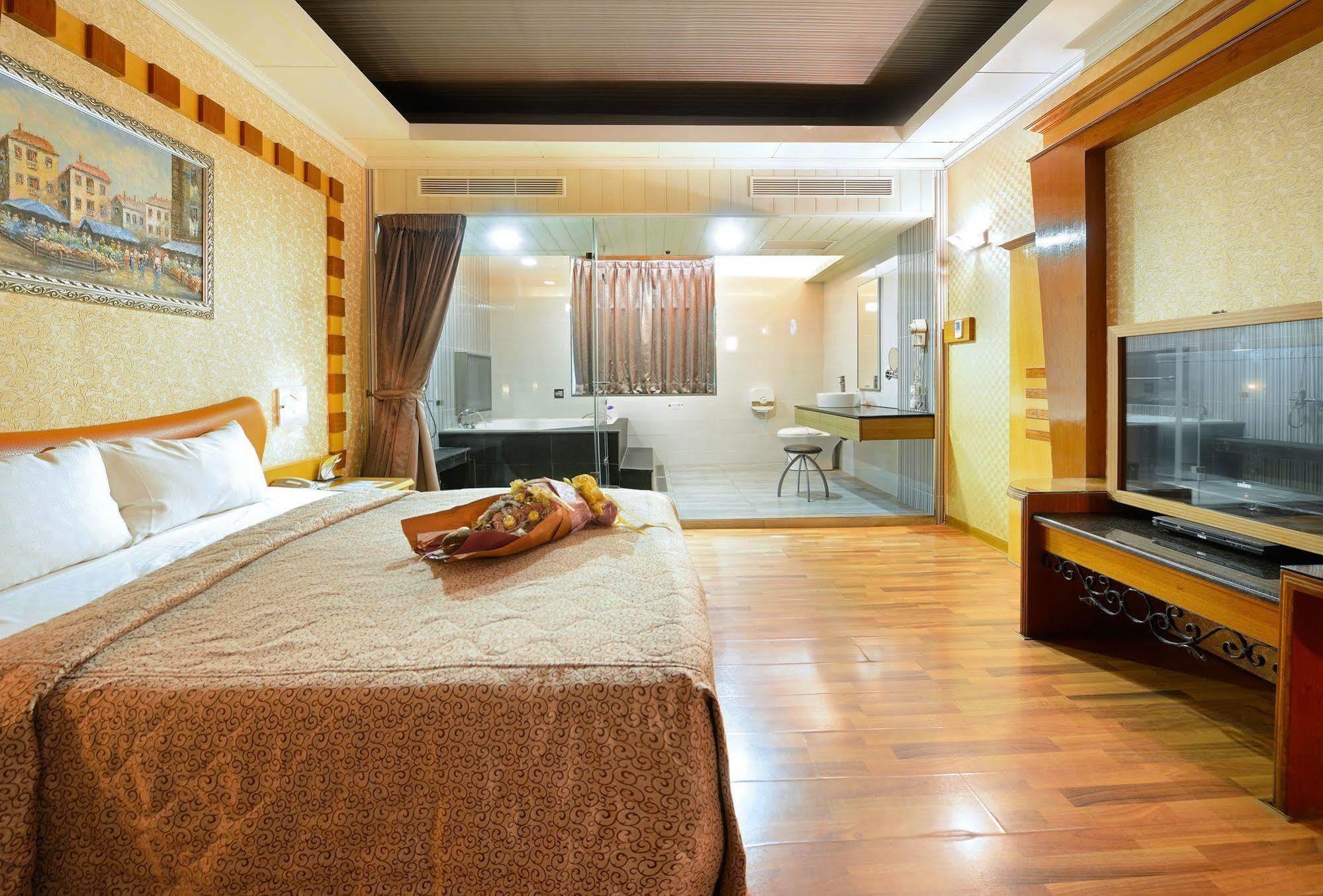 Holland Village Motel Tainan Eksteriør billede